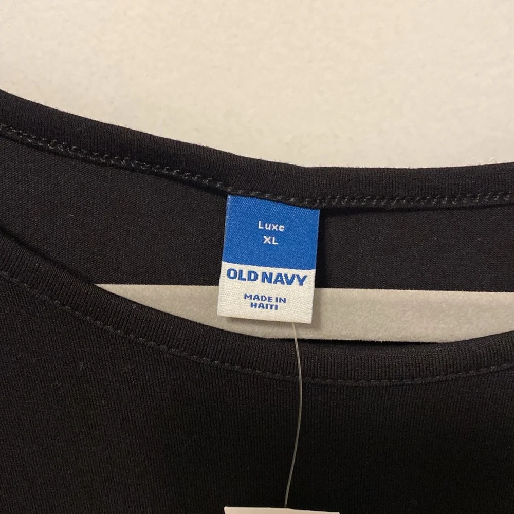 Old Navy Luxe T-shirt XL Black - Picture 2 of 4